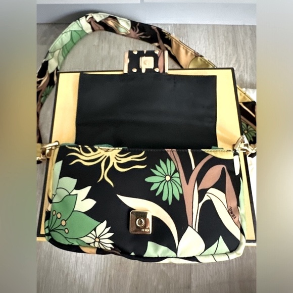 NWT FENDI SS20 Floral Nylon Baguette Convertible Bag w 2 additional straps NWT - Picture 3 of 16